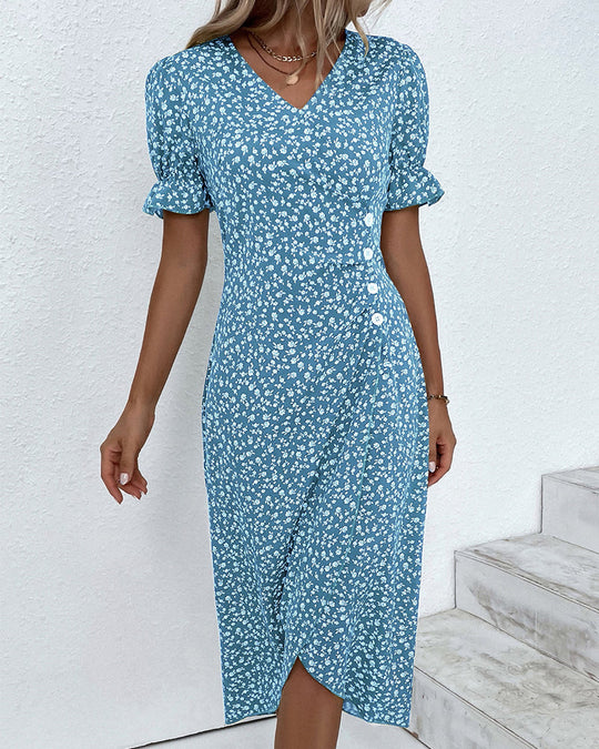 Robe à imprimé floral avec manches courtes et bouton