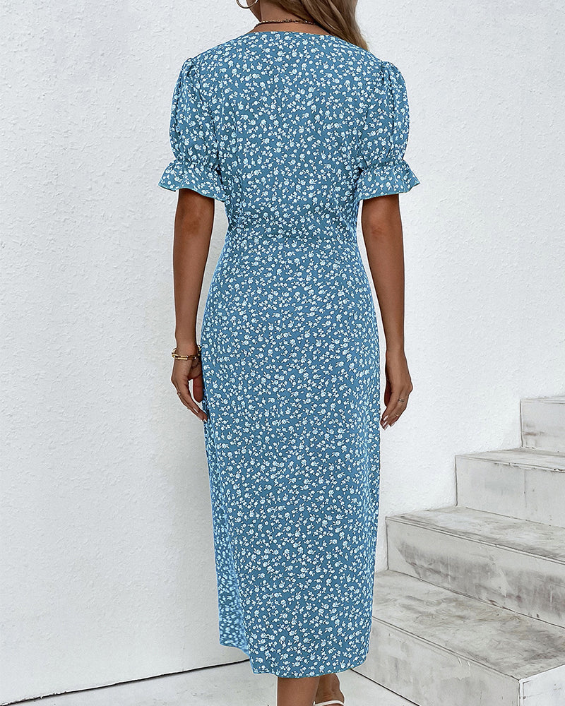Robe à imprimé floral avec manches courtes et bouton