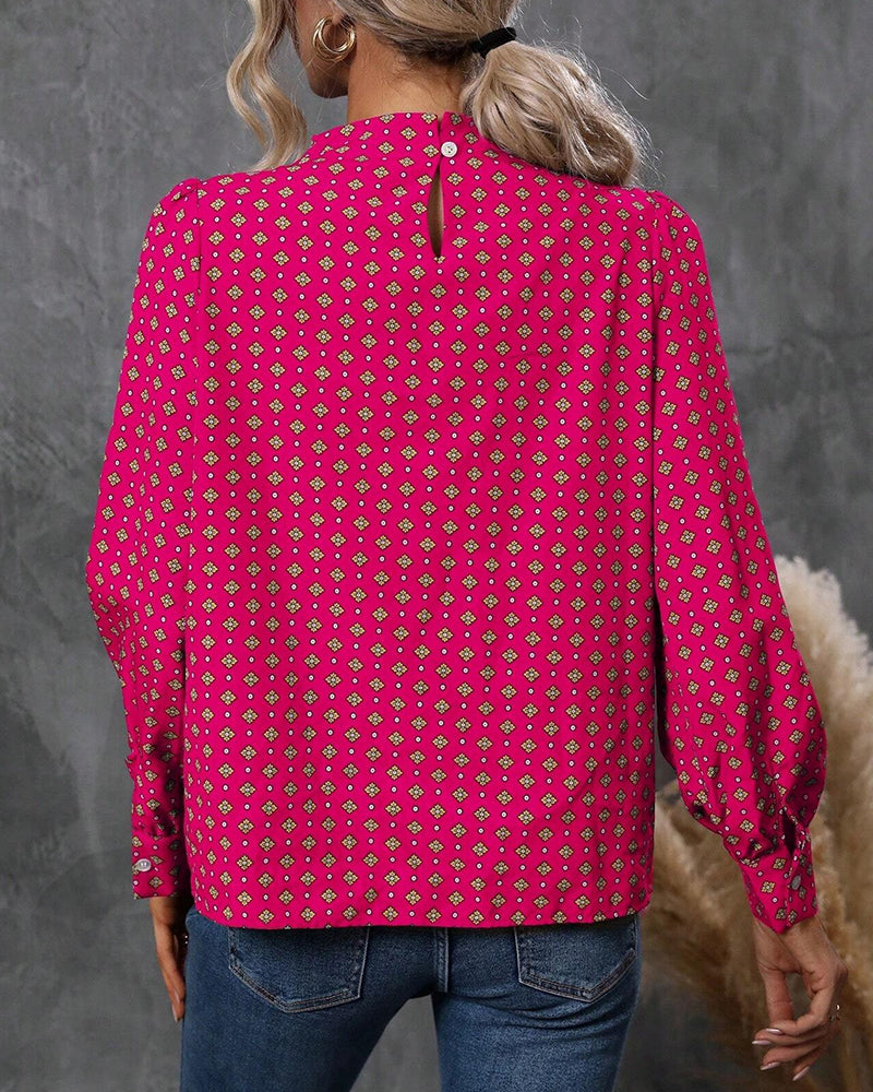 Blouse au style et imprimés vintage