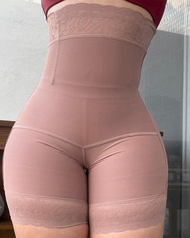Shaper une pièce pour soulever les fesses