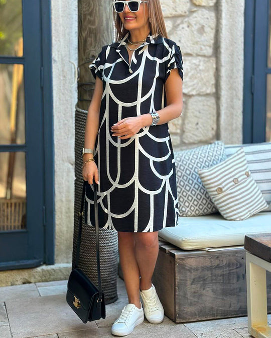 Robe midi imprimée à manches courtes et ligne de revers