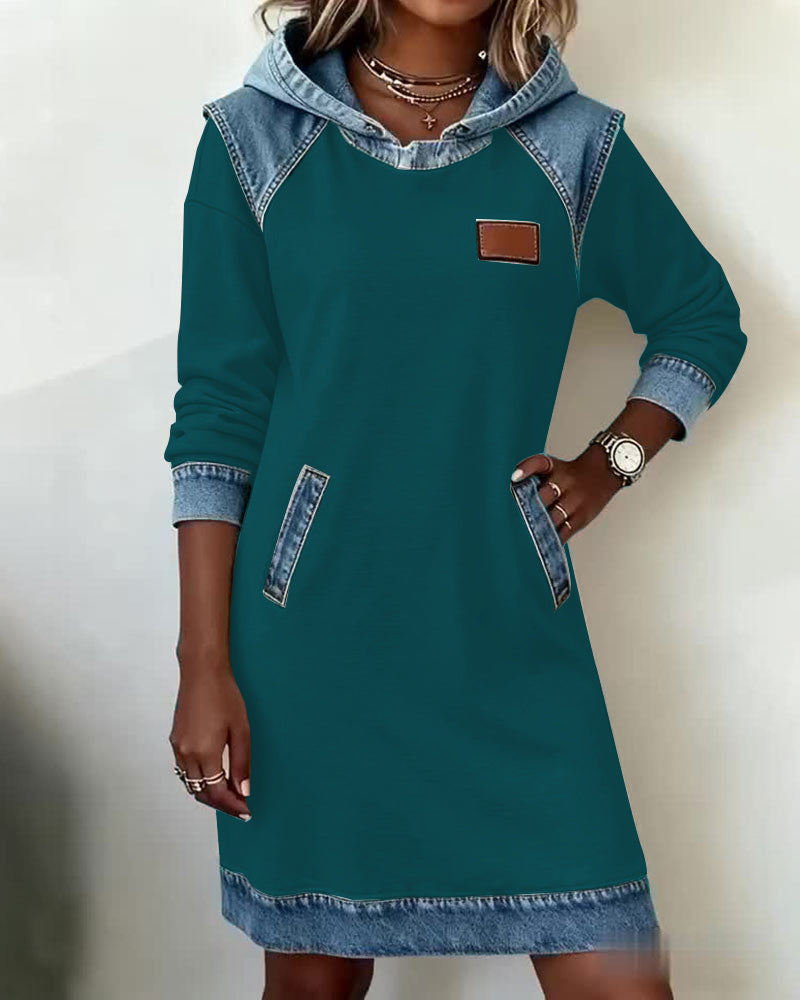 Robe À Capuche Avec Empiècements Contrastés