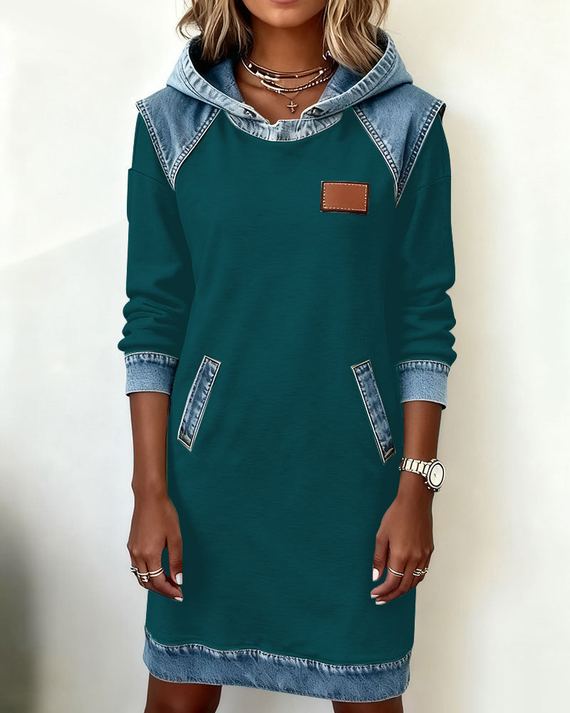 Robe À Capuche Avec Empiècements Contrastés