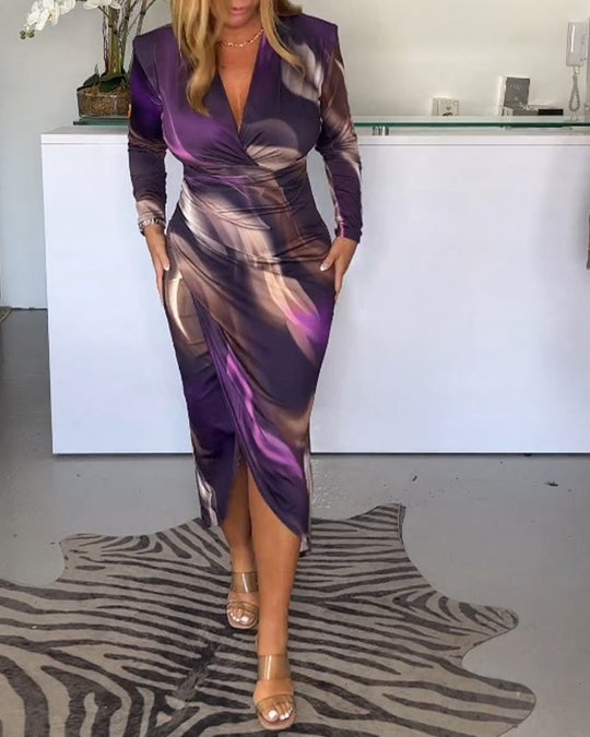 Robe avec le cou en V et fendre
