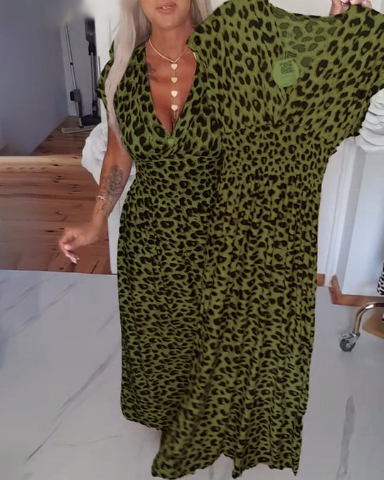 Robe élégante à imprimé léopard et col en V