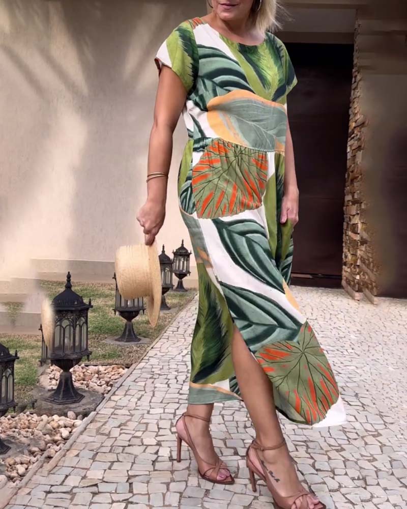 Robe fendue à manches courtes et imprimé feuilles