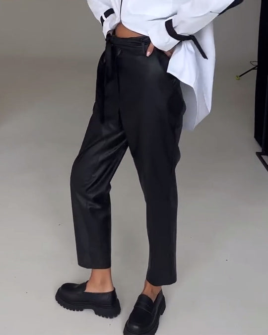Pantalon svelte en cuir coupe svelte