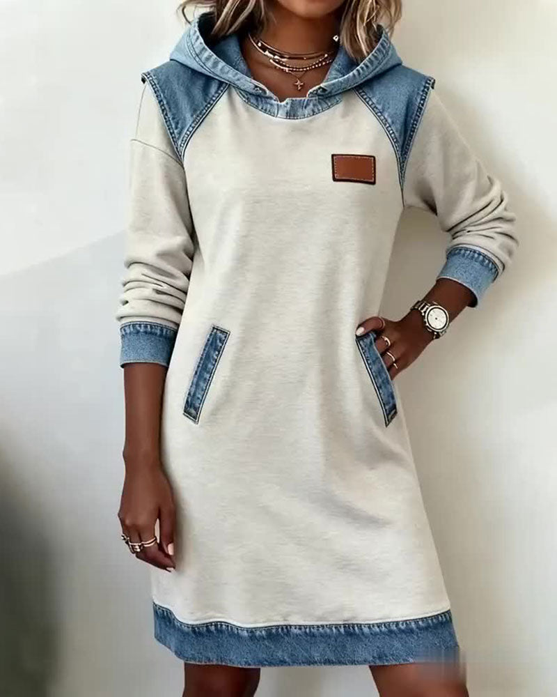 Robe À Capuche Avec Empiècements Contrastés