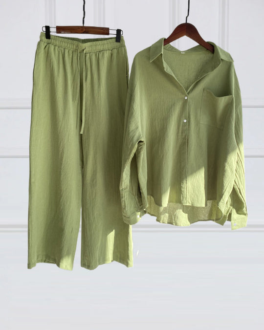 Ensemble deux pièces avec pantalon chemise de couleur unie
