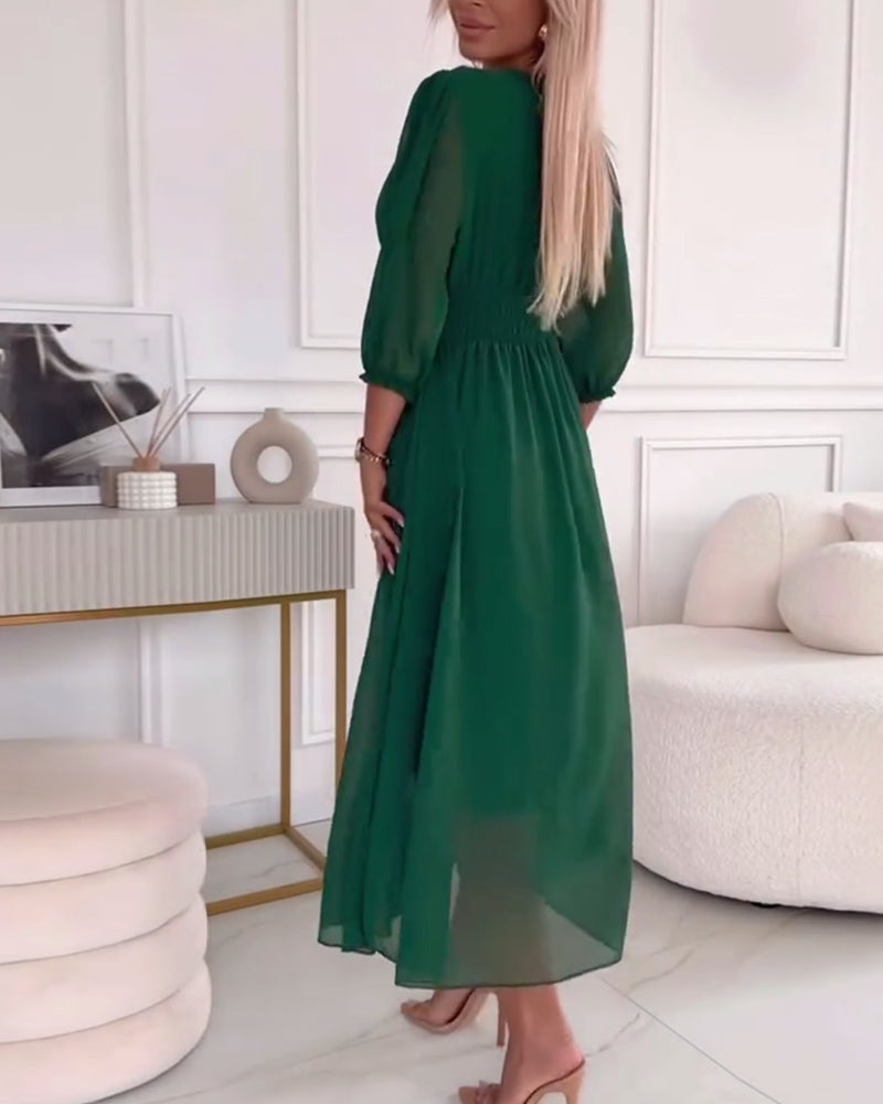 Robe à col en V de couleur unie à la taille